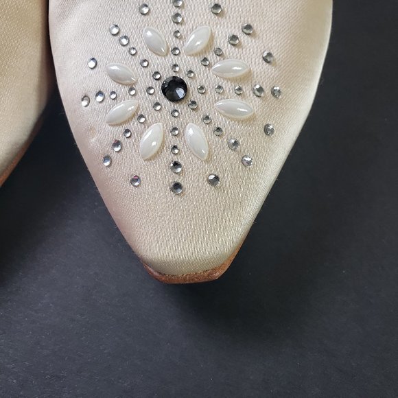 Kevyn Wynn Satin Slippers Mules Crystals Size 8 - Picture 13 of 16